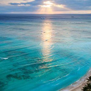 Hyatt Regency Waikiki Beach Resort & Spa